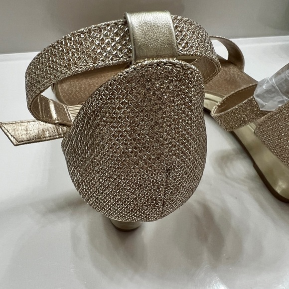 Dream Pairs Ingrid Size 10 Women’s Low Wedge Heel With Ankle Strap - Picture 4 of 10